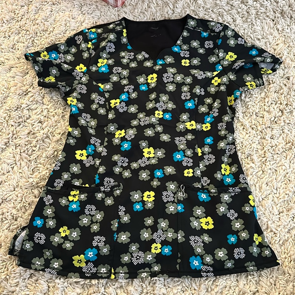 Cherokee Infinity XS Scrub Top
